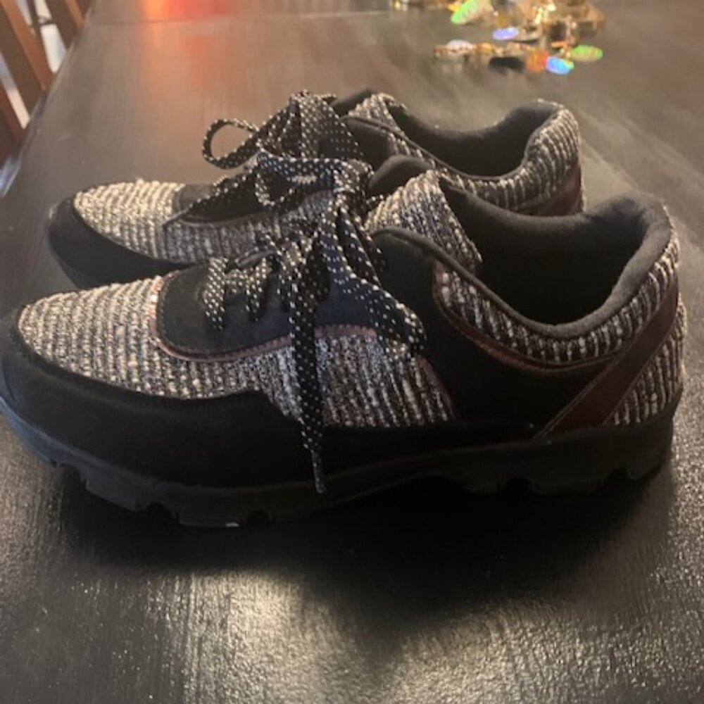 NEW - Sneakers with Bling! - Picture 4 of 9
